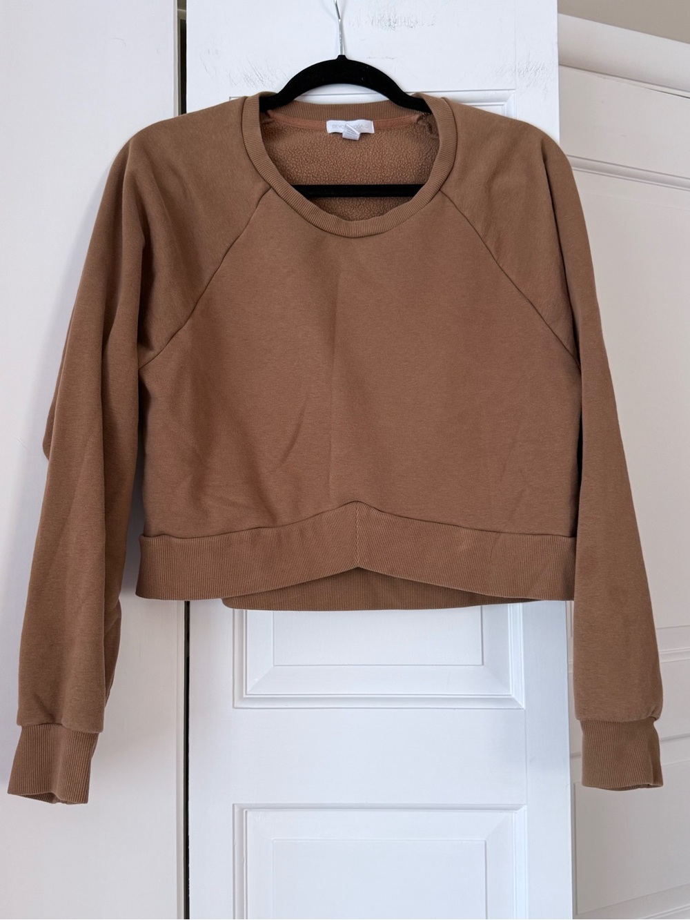 Beyond Yoga Camel Cropped Crossover Sweatshirt Size M